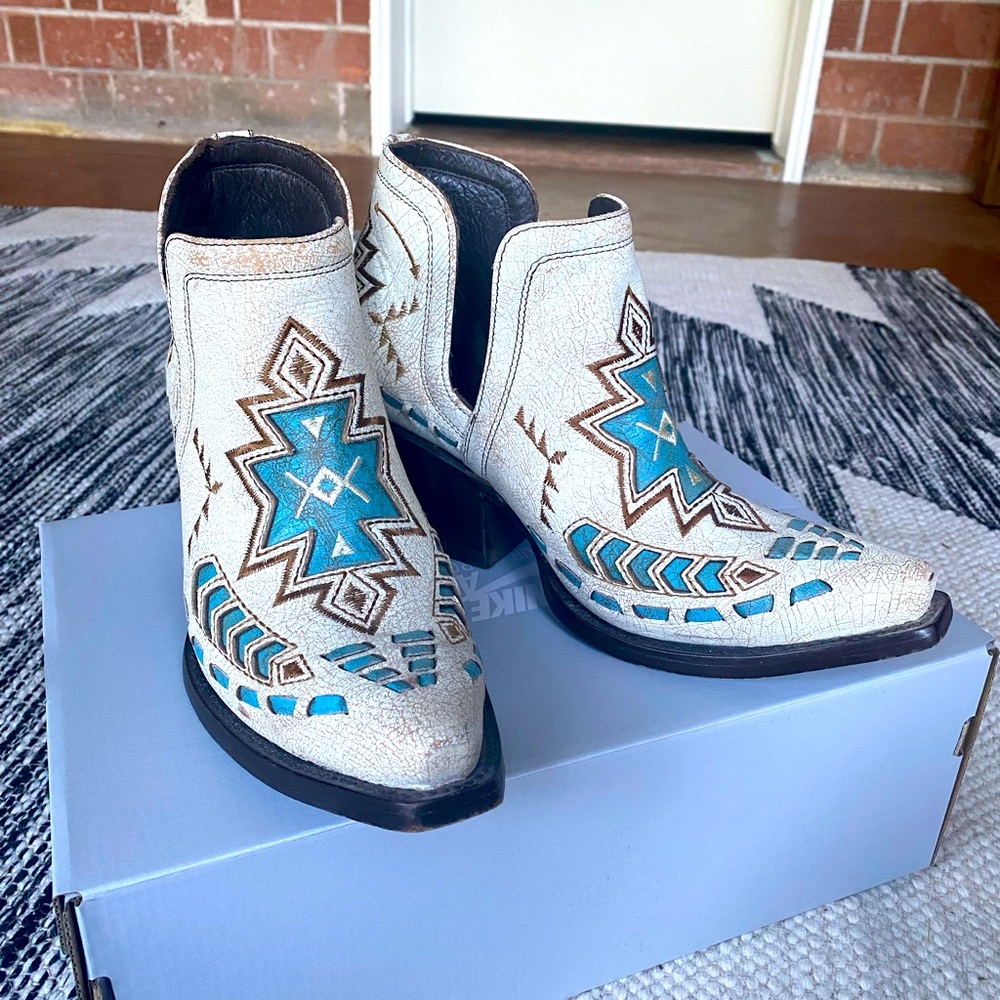 Ariat Women's Dixon Aztec Western Boots - Crackled White Womens Size 7.5
